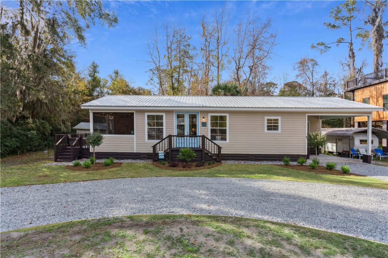 1076 Blue N Hall Road SE
