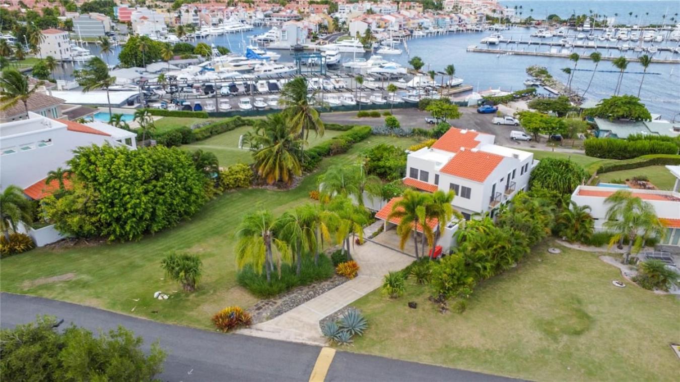 24-25 Harbour View