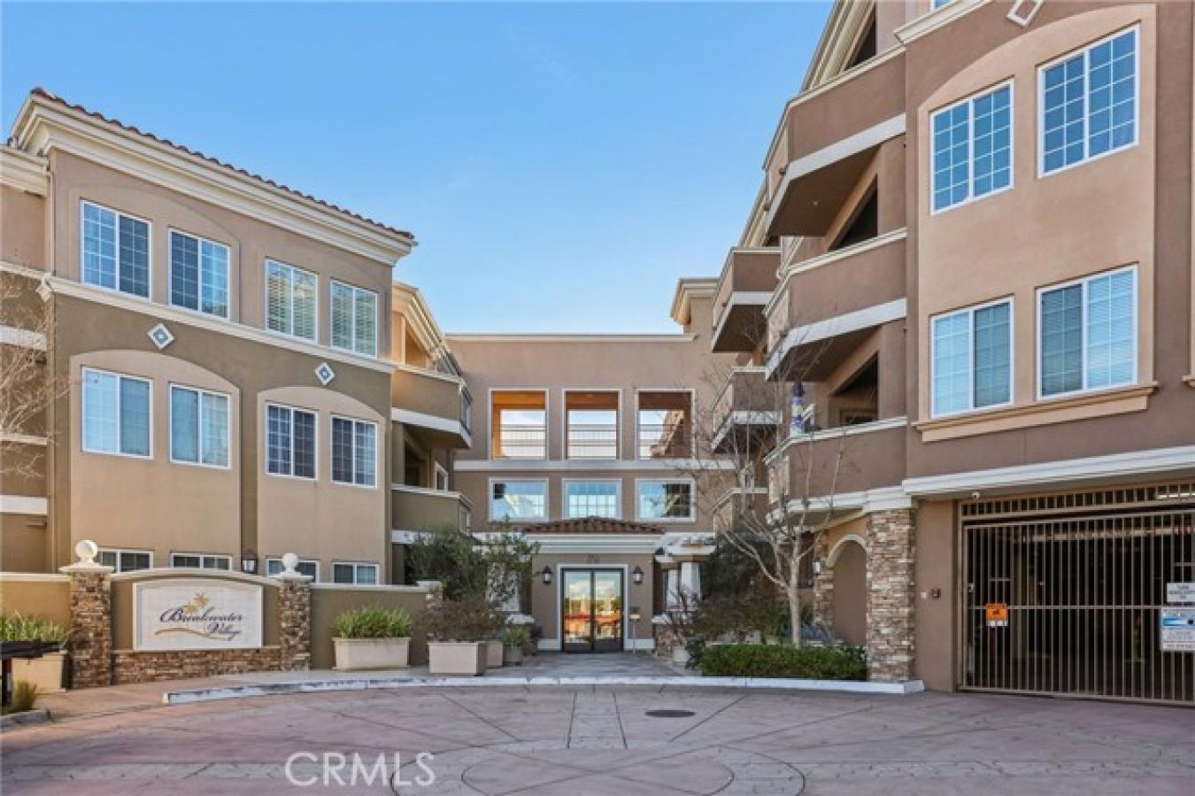 2750 Artesia Unit 206