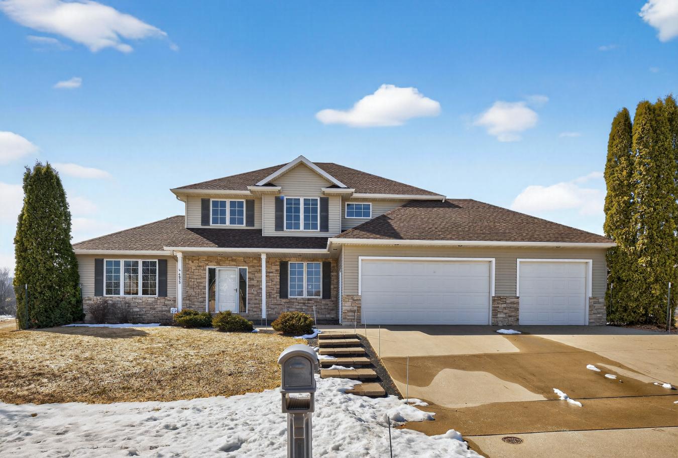 Exceptional 2-story
