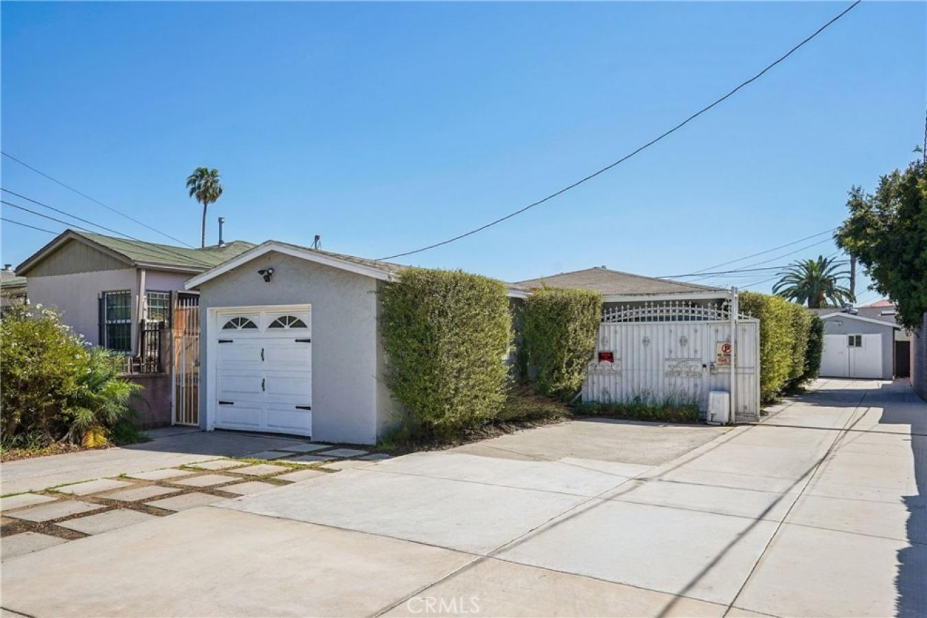 3944 W 111th Place