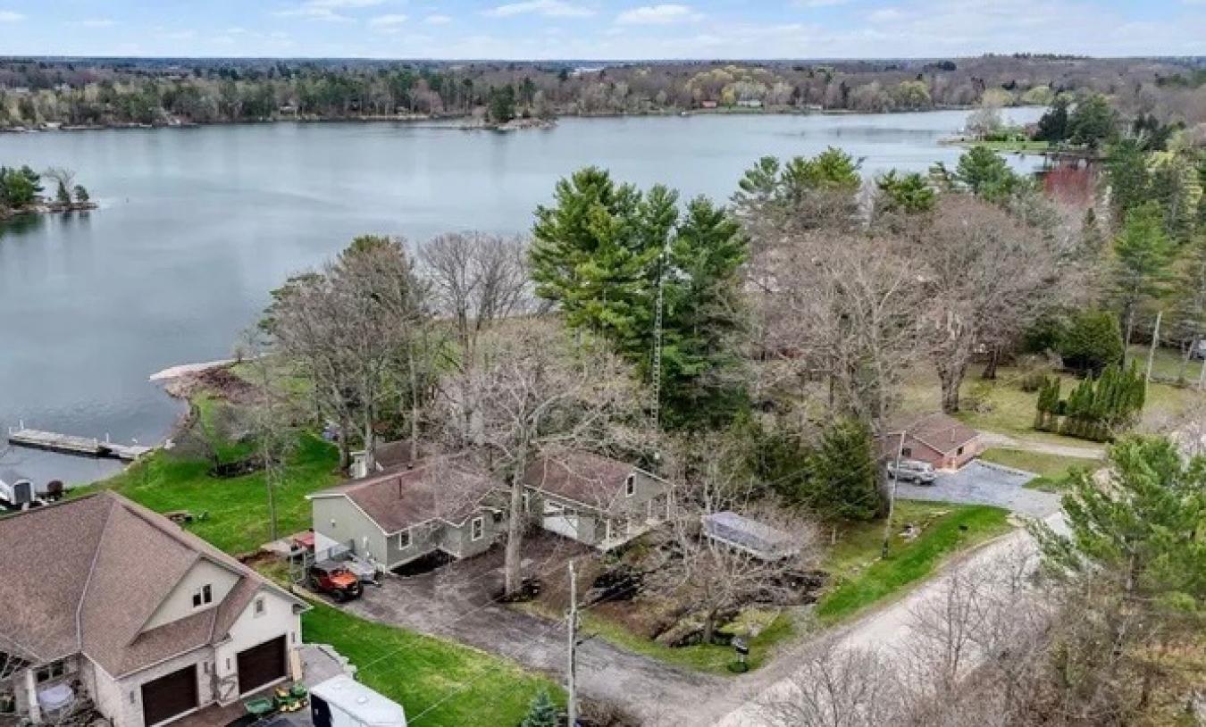 Enjoy life in the world-famous 1000 Islands!