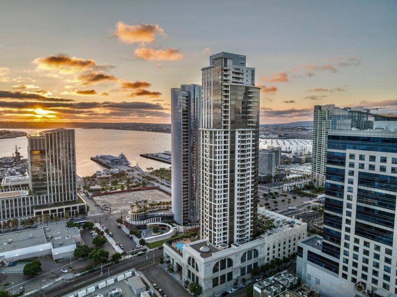 700 W E Street