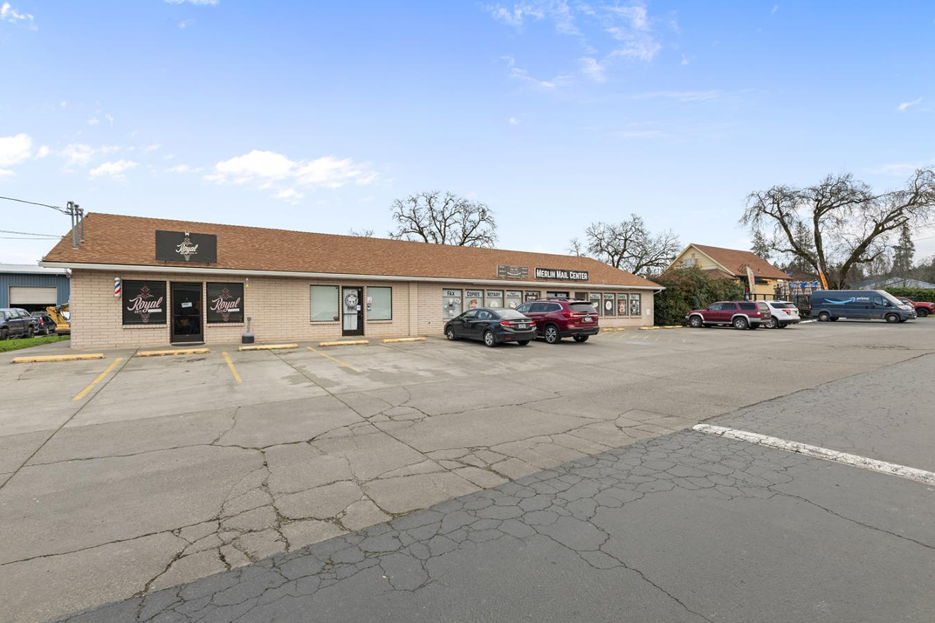 Merlin 4-Unit Strip Mall