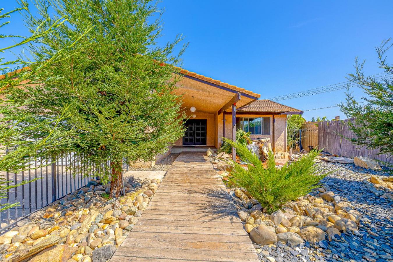 2760 Brooks Court