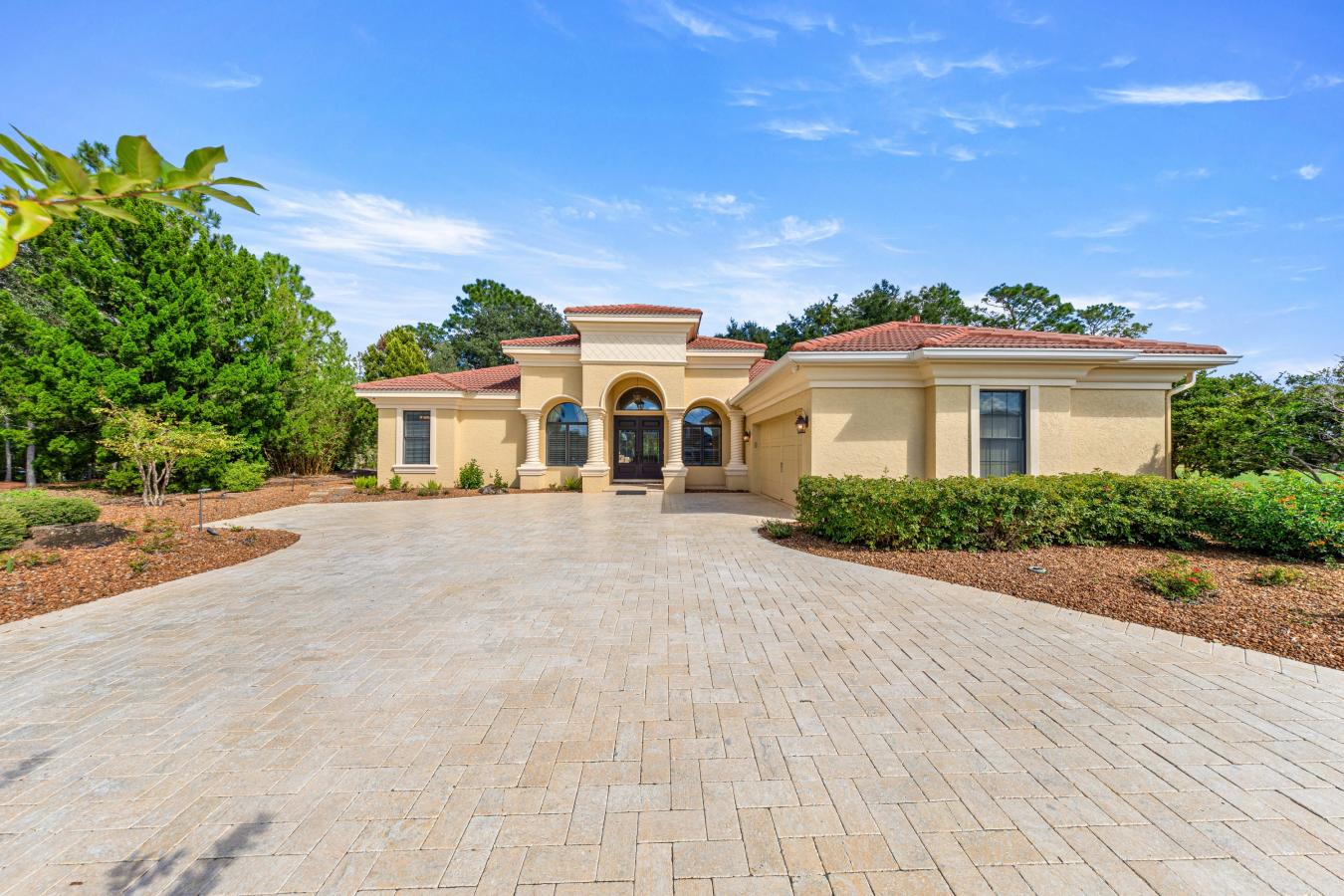 Luxury Golf Course Living