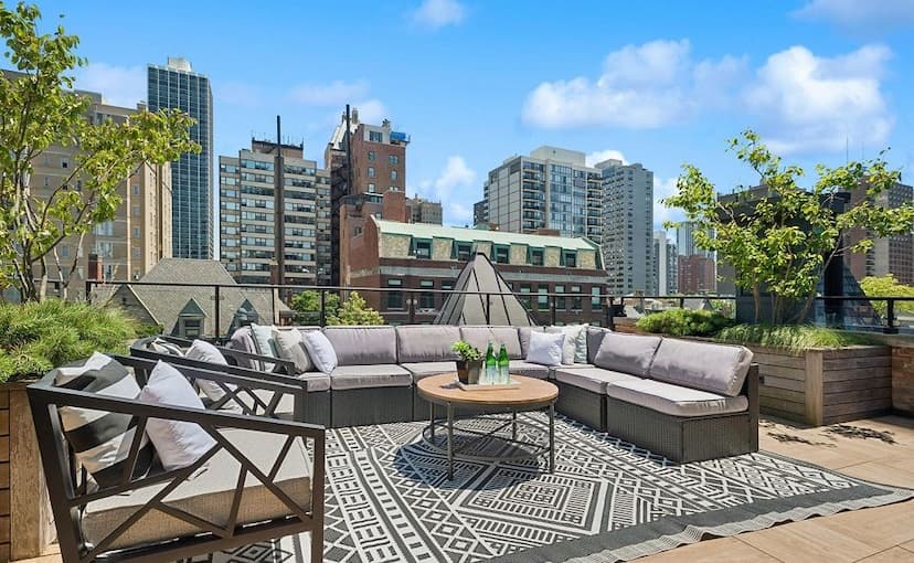 1540 N DEARBORN PKWY