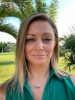 Laurel Paula